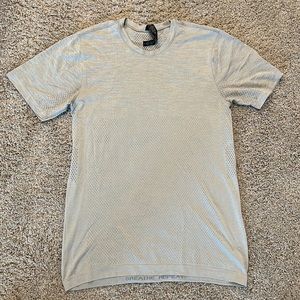 Mens Lululemon shirt size Small